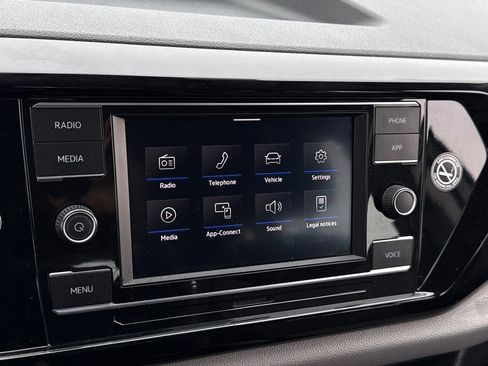 Used 2024 Volkswagen Taos S image 21