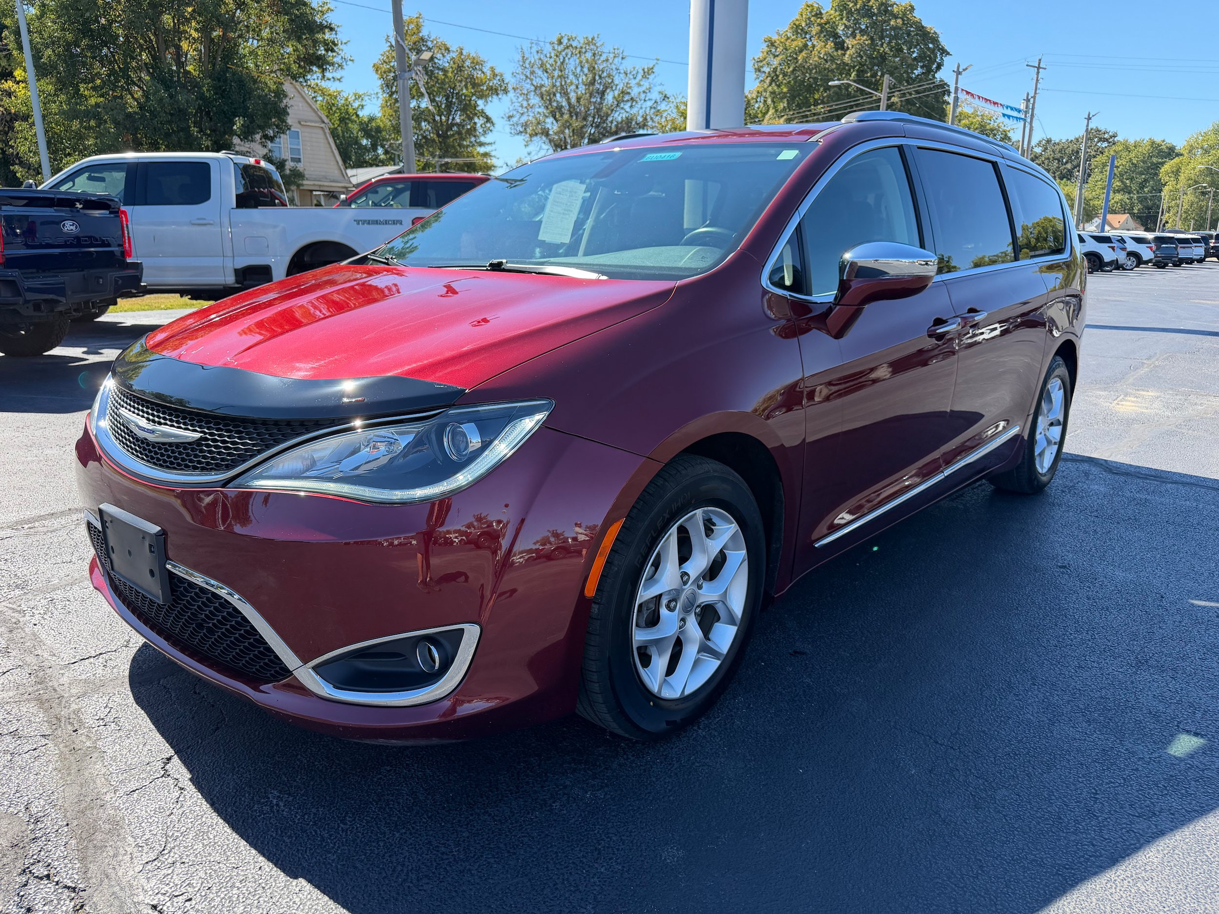 Used 2019 Chrysler Pacifica Limited FWD image 3