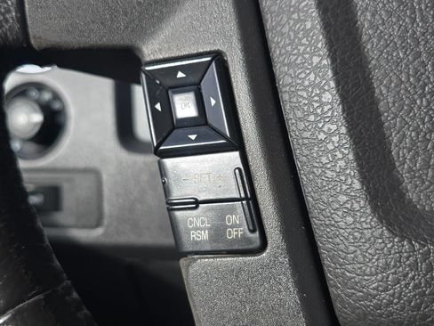 Used 2013 Ford F150 XLT w/ Luxury Equipment Group image 16