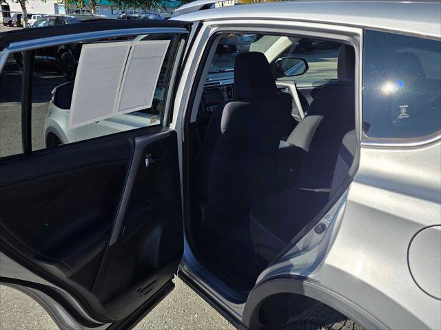 Used 2018 Toyota RAV4 XLE FWD image 15