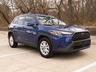 Used 2022 Toyota Corolla Cross LE video 2