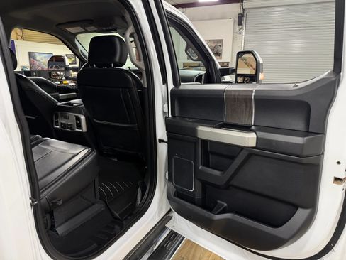 Used 2021 Ford F250 Lariat w/ Lariat Value Package AWD/4WD image 17
