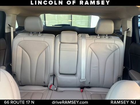 Used 2022 Lincoln Nautilus Reserve image 16