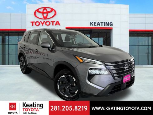 Used 2024 Nissan Rogue SV image 1