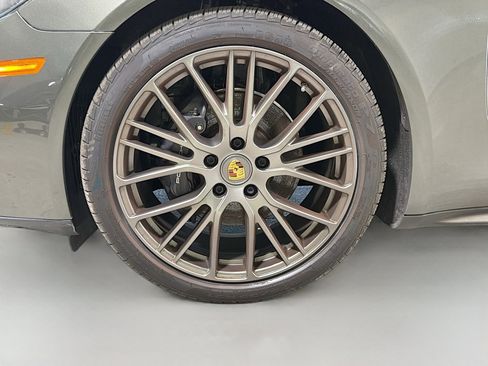 Used 2022 Porsche Panamera 4 Platinum Edition image 19