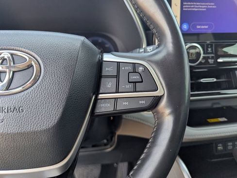 Used 2024 Toyota Highlander Platinum image 35