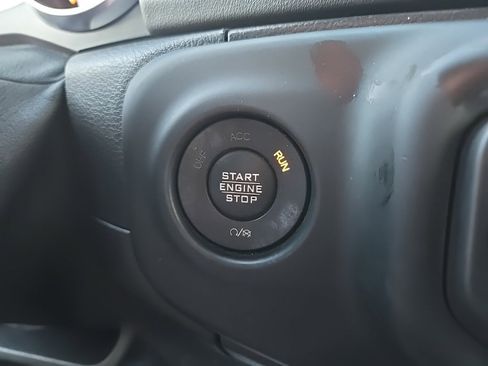 Used 2018 Jeep Wrangler Unlimited Sahara image 55