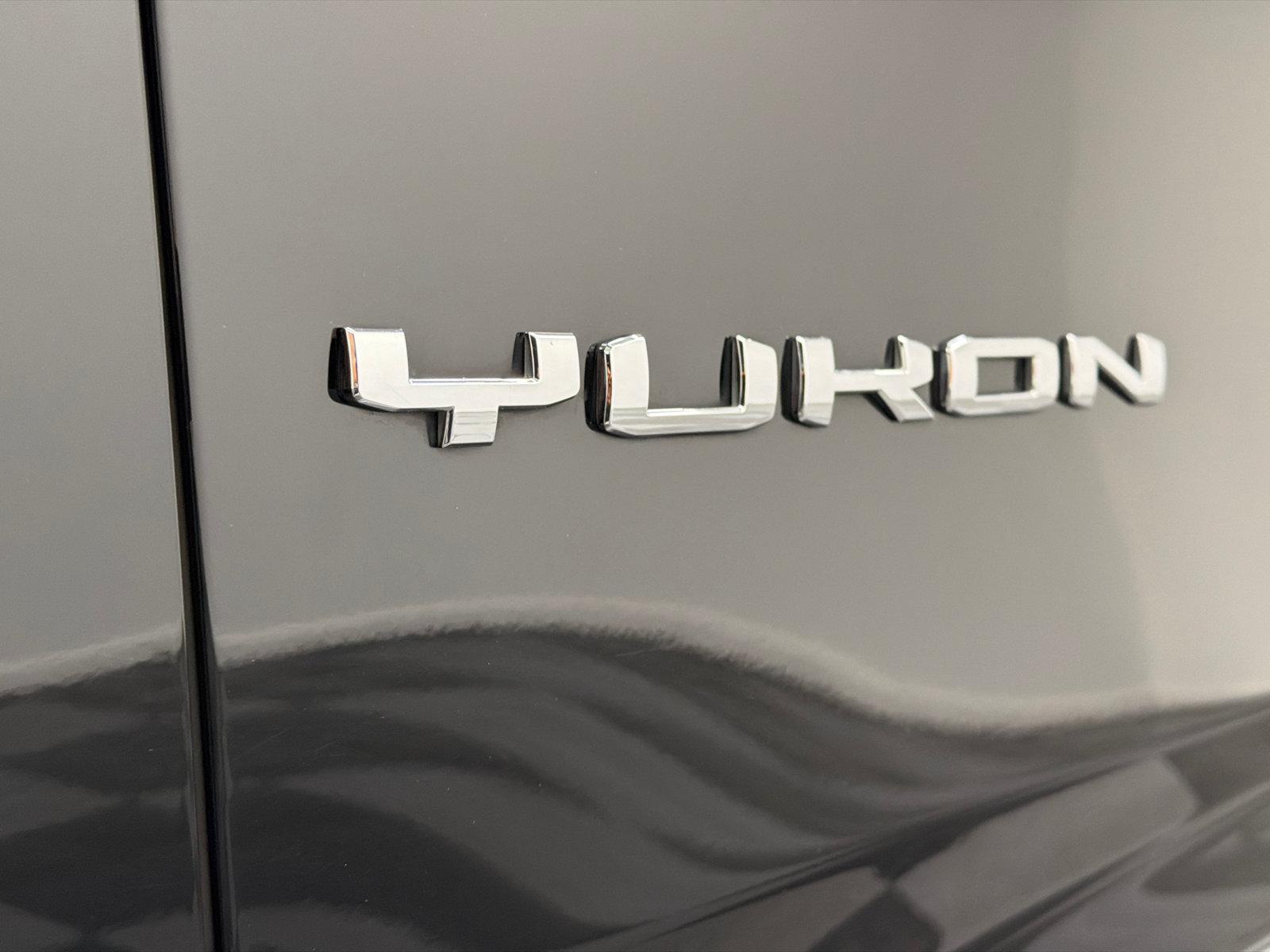 Used 2025 GMC Yukon XL Elevation w/ Elevation Premium Package AWD/4WD image 18