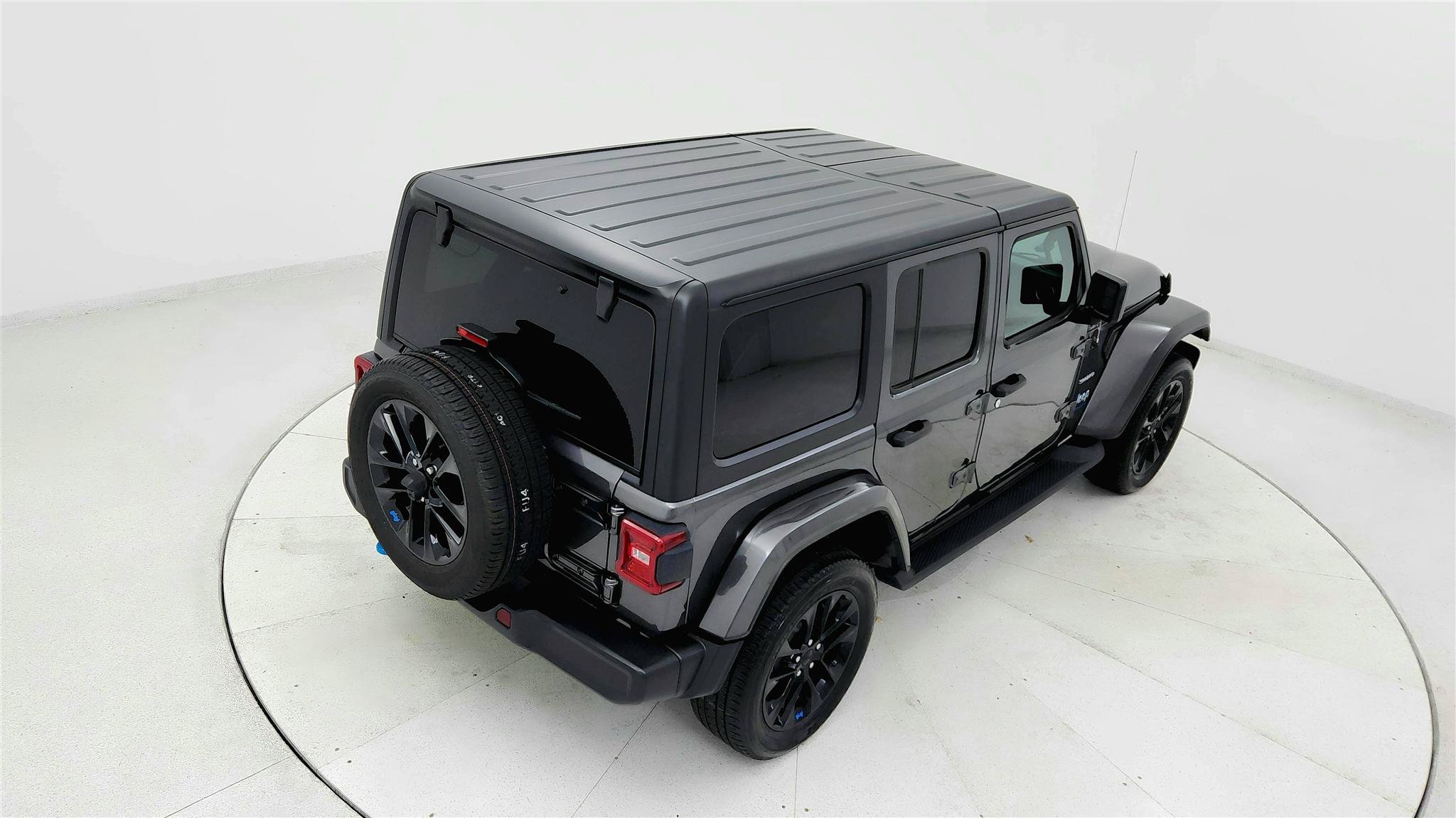 Used 2023 Jeep Wrangler Unlimited Sahara AWD/4WD image 17