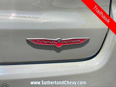 Used 2022 Jeep Compass Trailhawk AWD/4WD image 13