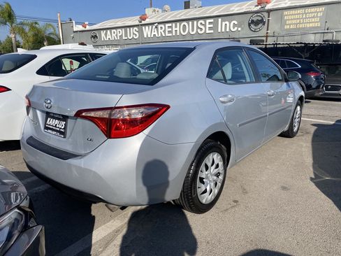 Used 2018 Toyota Corolla LE w/ Carpet Mat Package (TMS) FWD image 7