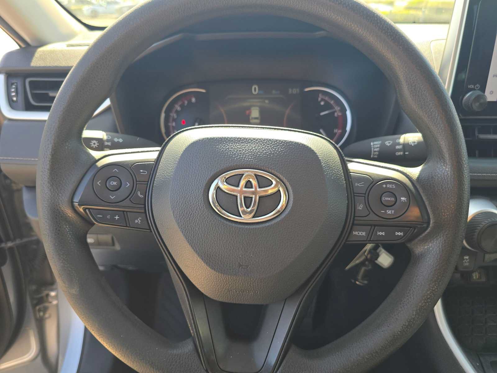Used 2023 Toyota RAV4 LE FWD image 22