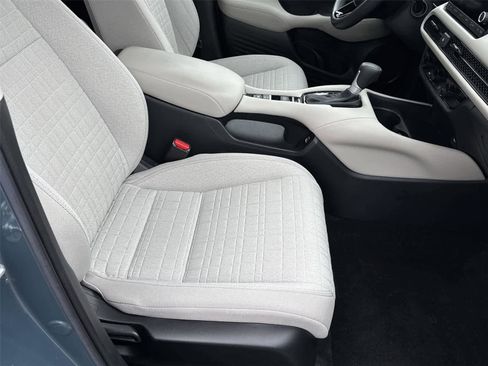 Used 2023 Honda HR-V LX image 16