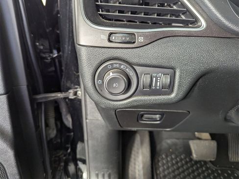 Used 2022 Jeep Cherokee Trailhawk image 20