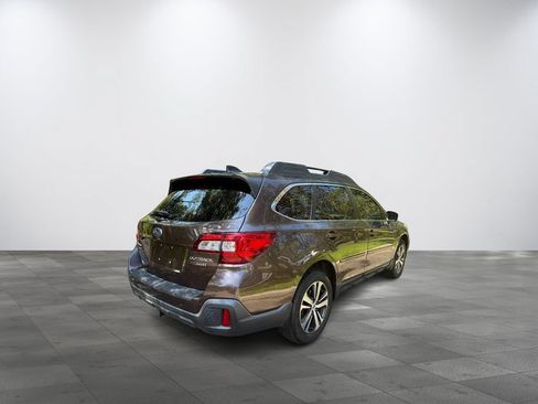 Used 2019 Subaru Outback 3.6R Limited AWD/4WD image 6