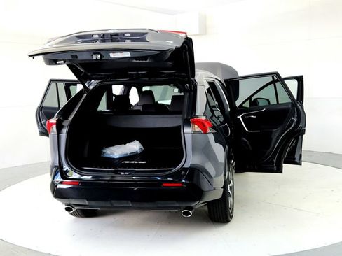 Used 2024 Toyota RAV4 SE w/ Weather & Moonroof Package AWD/4WD image 11