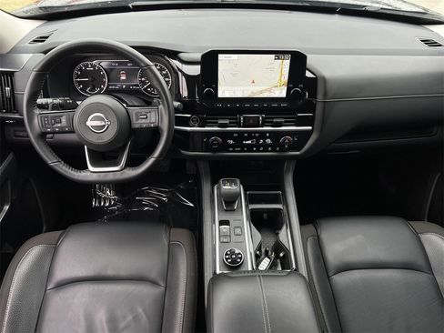 Certified 2022 Nissan Pathfinder SL image 9