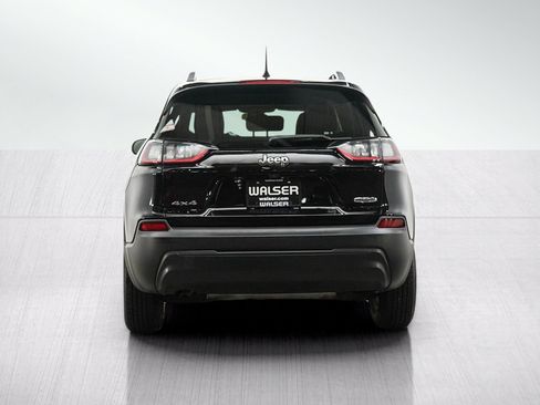 Used 2019 Jeep Cherokee Latitude w/ Cold Weather Group AWD/4WD image 4