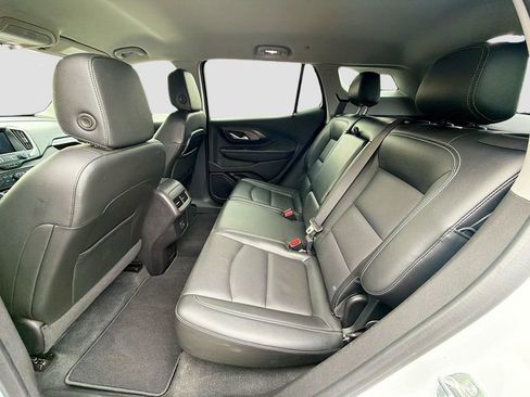 Used 2024 GMC Terrain SLT image 25