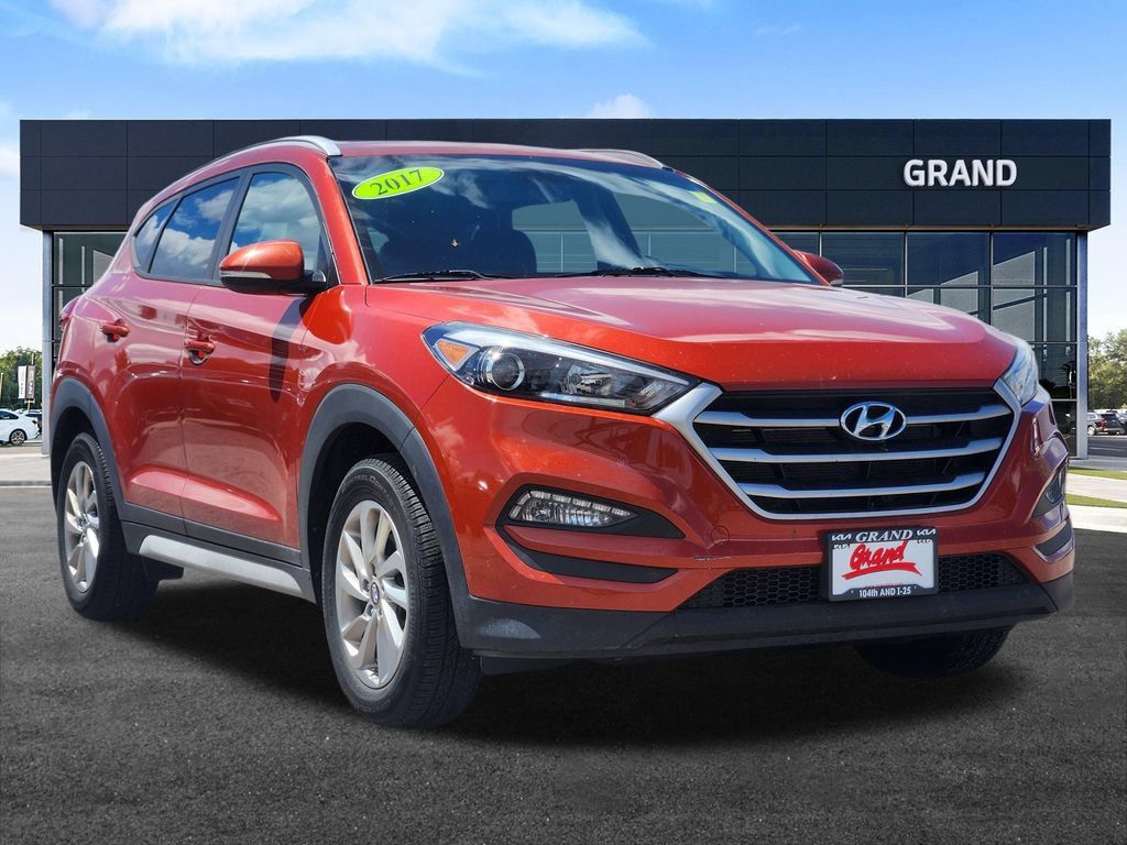 Used 2017 Hyundai Tucson SE Plus w/ Cargo Package AWD/4WD image 2