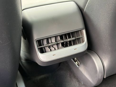 Used 2021 Tesla Model Y Long Range AWD/4WD image 16