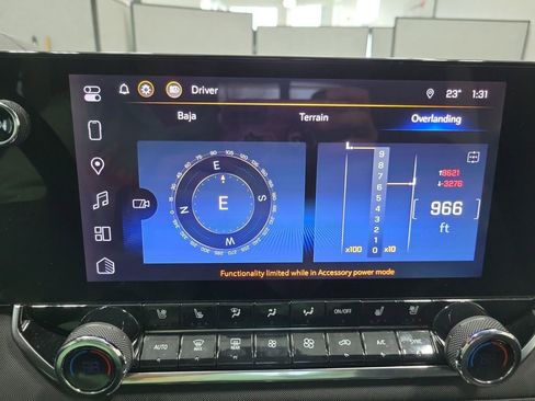 Used 2023 Chevrolet Colorado Z71 w/ Z71 Convenience Package 2 image 14