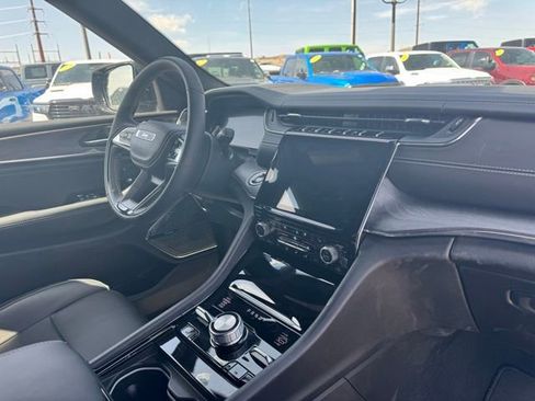 New 2024 Jeep Grand Cherokee Overland w/ Advanced Protech Group III image 27