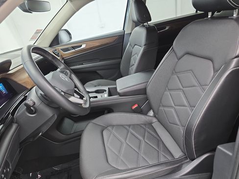 Used 2024 Volkswagen Atlas SE AWD/4WD image 15