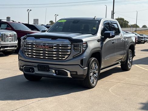 Used 2023 GMC Sierra 1500 Denali w/ Technology Package AWD/4WD image 13