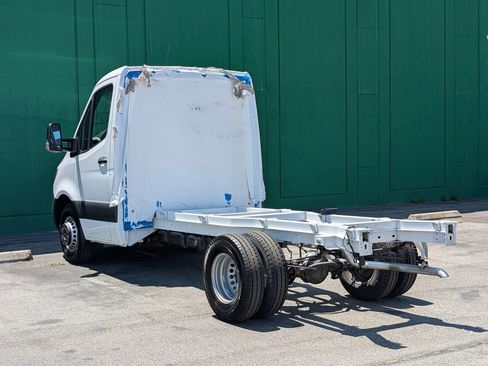 Used 2024 Mercedes-Benz Sprinter 4500 image 5