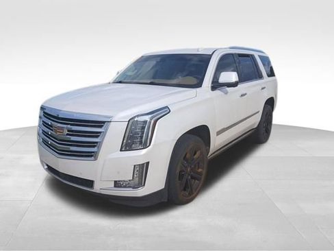 Used 2016 Cadillac Escalade Platinum AWD/4WD image 7
