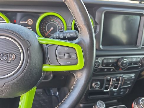 Used 2019 Jeep Wrangler Unlimited Sahara w/ Uconnect 4C Nav & Sound Group image 18