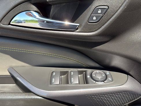 Used 2024 Chevrolet Trax ACTIV w/ Sunroof Package FWD image 38