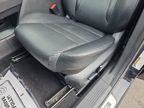 Used 2022 Nissan Rogue SV w/ SV Premium Package FWD image 33