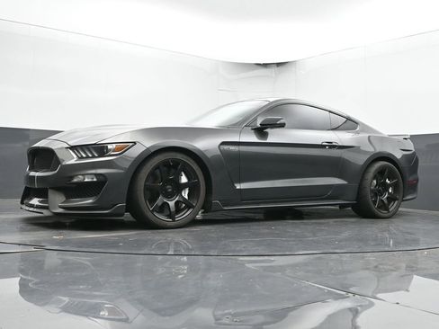 Used 2017 Ford Mustang Shelby GT350 image 44