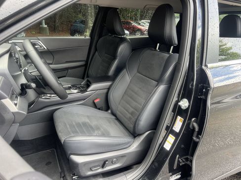 Used 2025 Mitsubishi Outlander SE FWD image 13
