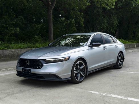 Used 2025 Honda Accord Sport image 5