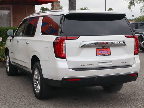Used 2021 GMC Yukon XL SLT w/ SLT Premium Package image 6