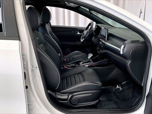 Used 2023 Kia Forte GT-Line w/ GT-Line Premium Package image 6