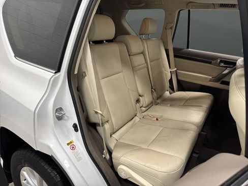 Used 2016 Lexus GX 460 w/ Premium Package image 32