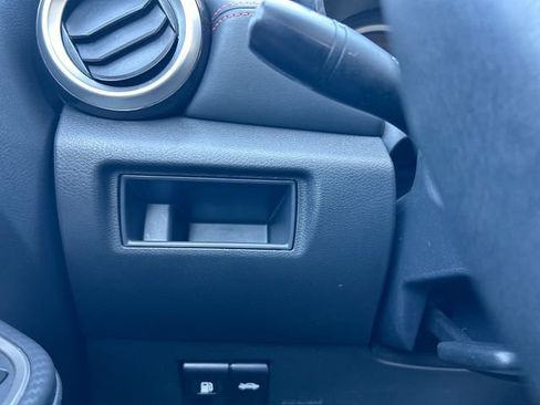 Used 2024 Nissan Versa SR FWD image 17