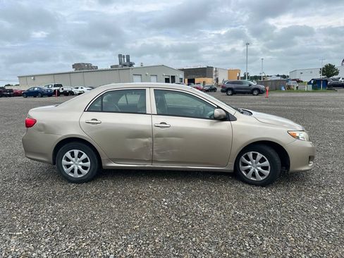 Used 2010 Toyota Corolla LE FWD image 11