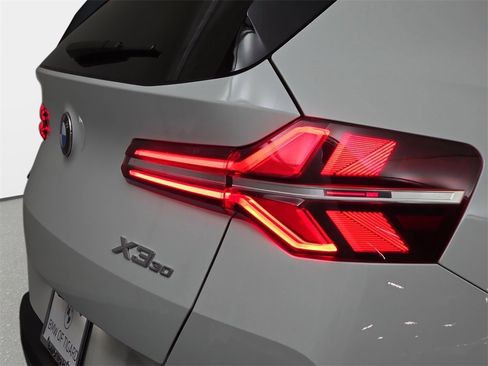 Used 2025 BMW X3 xDrive30i w/ Premium Package image 36