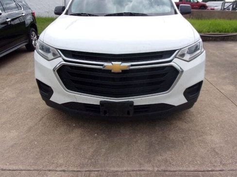 Used 2019 Chevrolet Traverse LS w/ LPO, Floor Liner Package FWD image 2