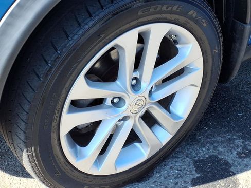 Used 2011 Nissan Juke SV AWD/4WD image 11