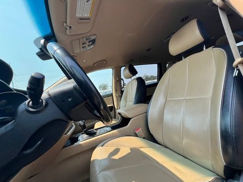 Used 2016 Kia Sedona SX FWD image 15