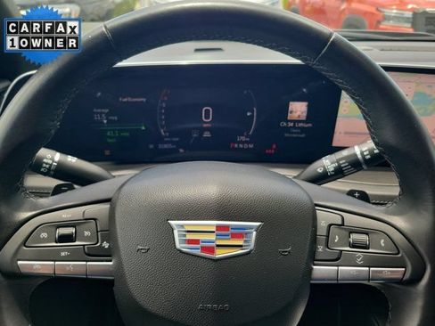 Used 2025 Cadillac XT4 Premium Luxury FWD image 22
