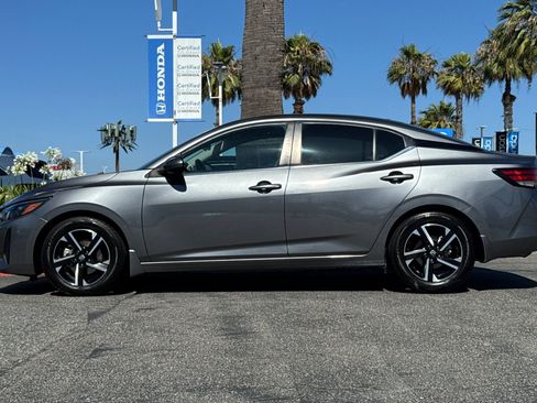 Used 2024 Nissan Sentra SV FWD image 2