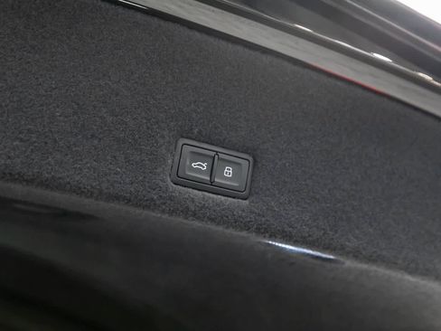 Used 2022 Lamborghini Urus image 44