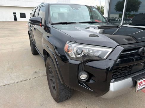 Used 2024 Toyota 4Runner TRD Off-Road Premium w/ Off Road Premium Plus Package AWD/4WD image 3